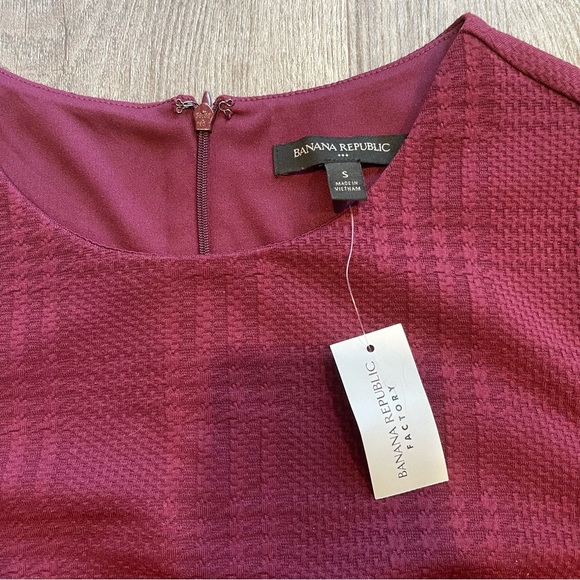 NWT - Bananas Republic Burgundy Dress - Picture 3 of 6